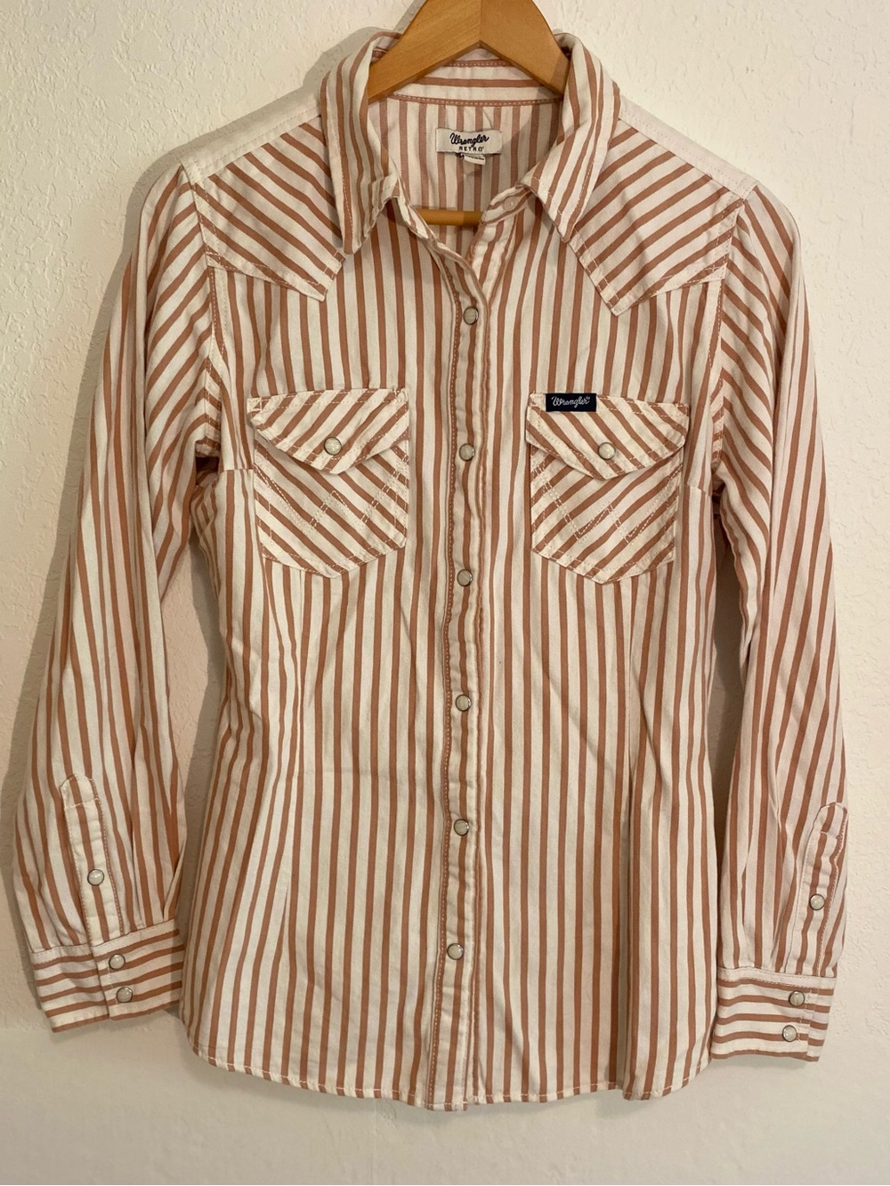 Wrangler Western Style Women’s Cream and Brown Striped Shirt Size S